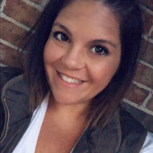 Meet your Posher, Alecia